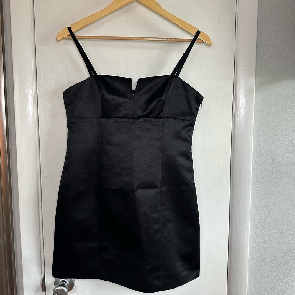 Forever 21 Formal Y2K Mini Dress. Black. Size: 8.